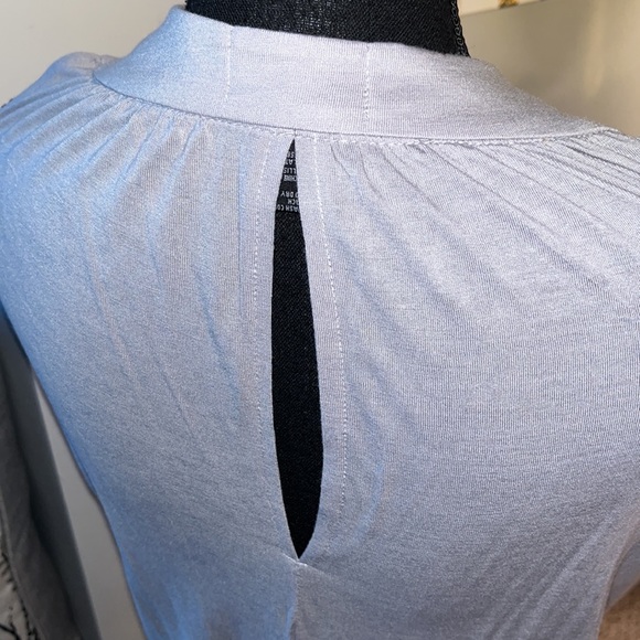 NWT Avenue Designs light grey cowl neck sleeveless ruched top - Picture 3 of 4